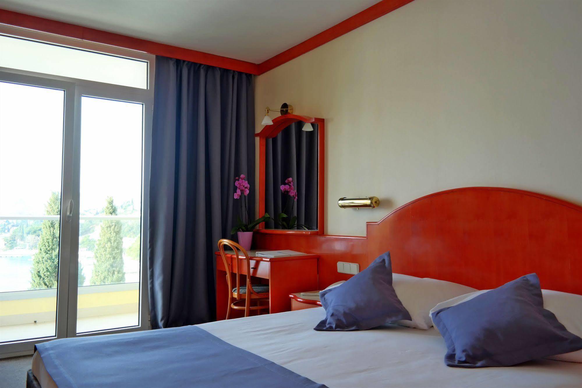 Astarea 2 Hotel Млини Екстериор снимка