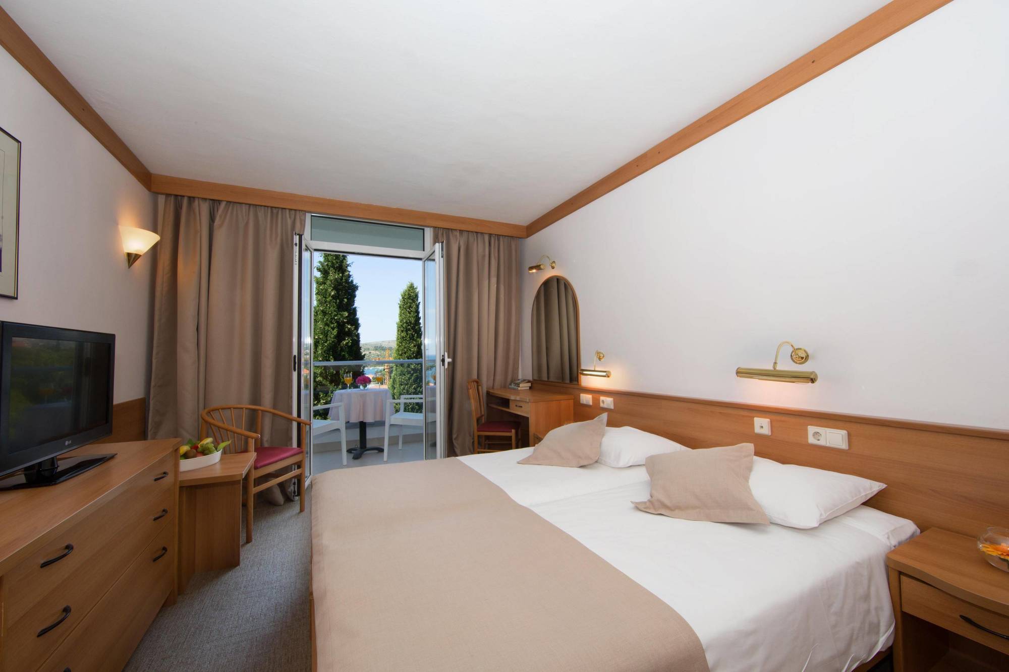 Astarea 2 Hotel Млини Екстериор снимка