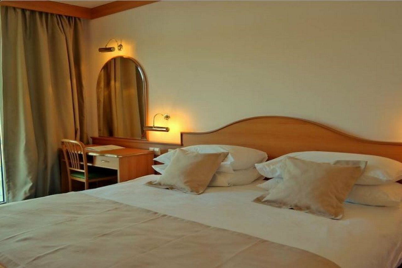 Astarea 2 Hotel Млини Екстериор снимка